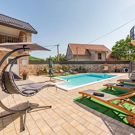 Apartman Toni Gračac Exterior foto
