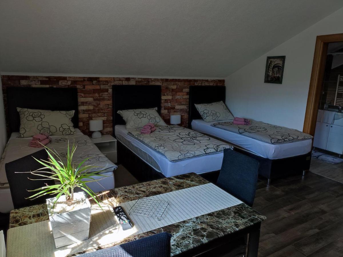Apartman Toni Gračac Exterior foto