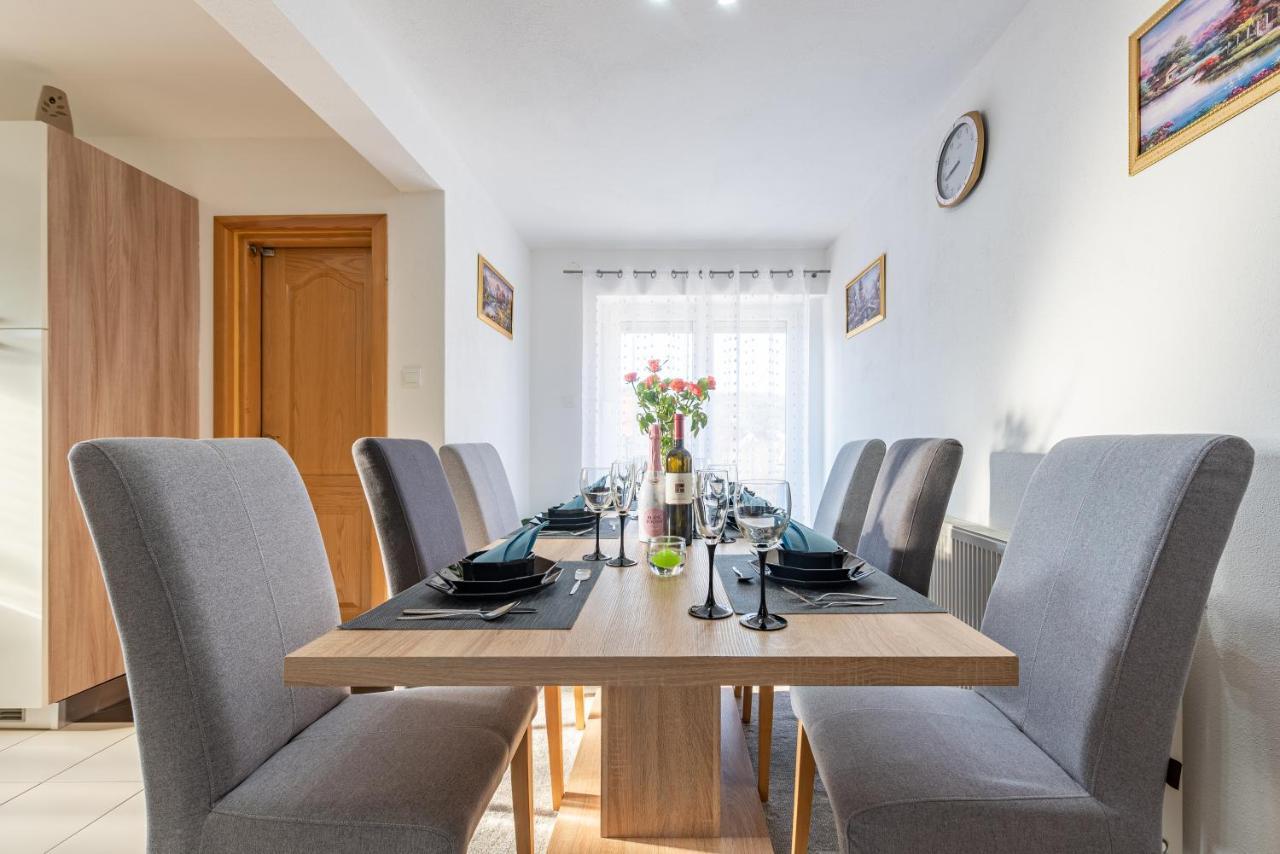 Apartman Toni Gračac Exterior foto