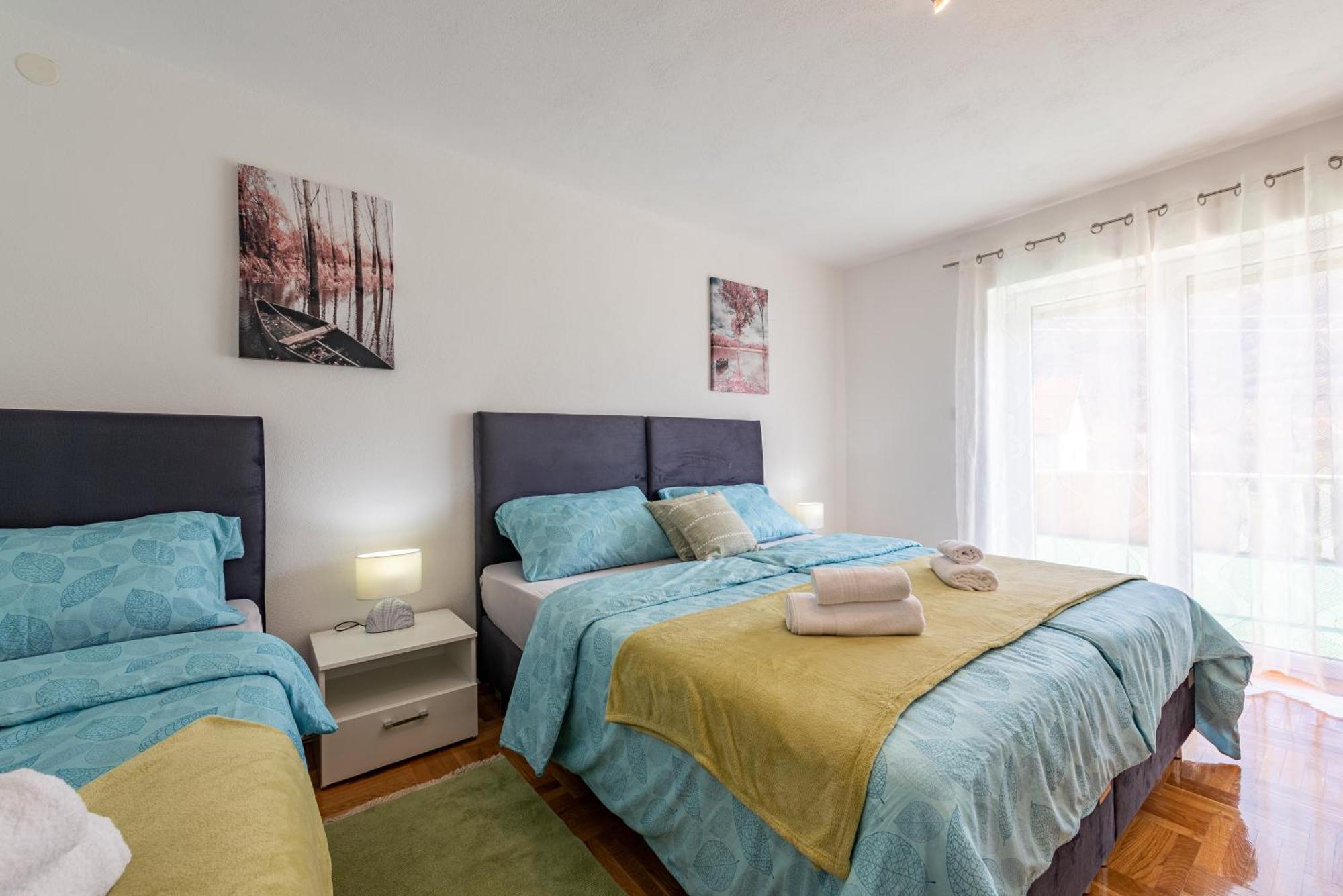 Apartman Toni Gračac Exterior foto
