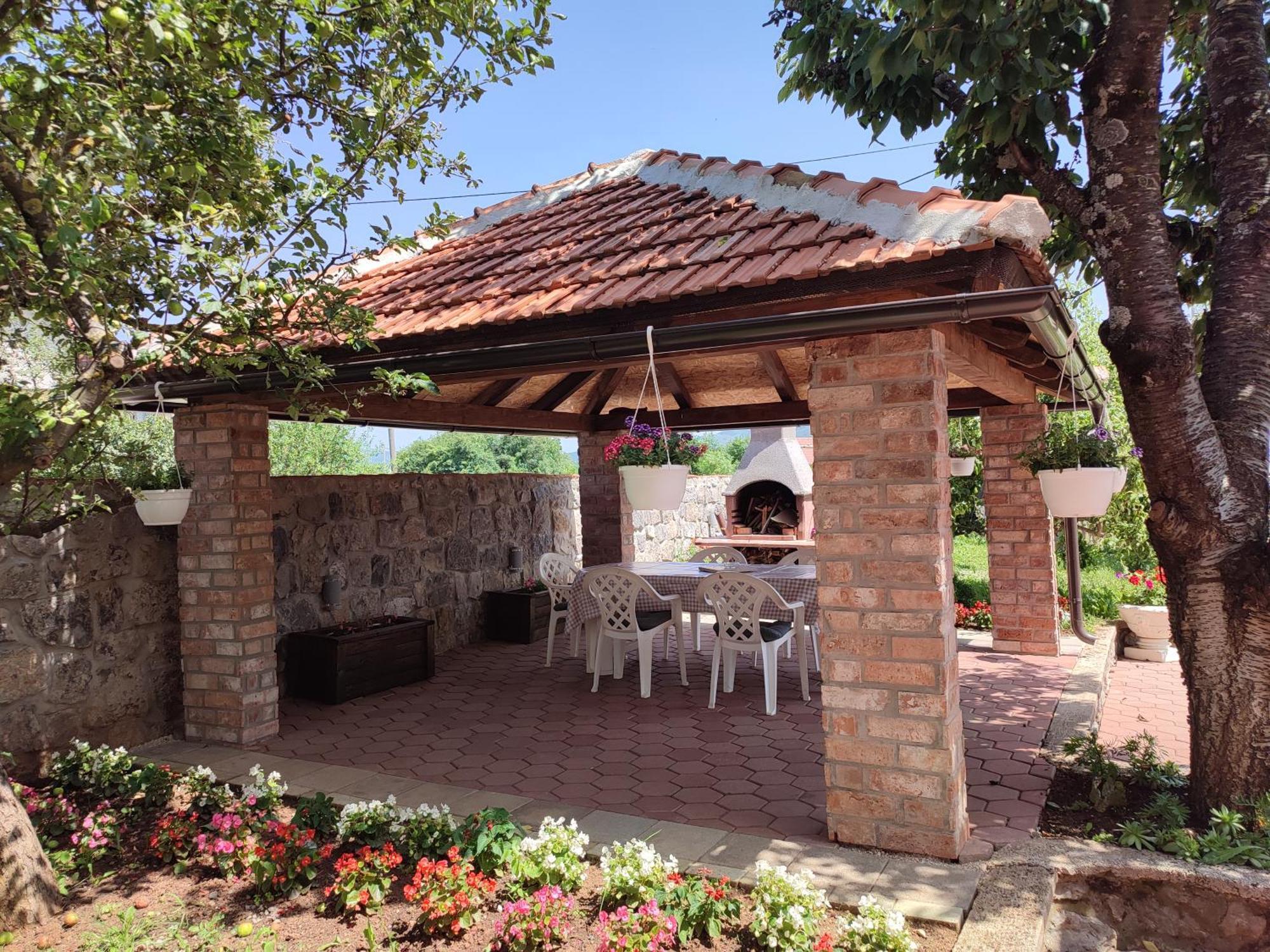 Apartman Toni Gračac Exterior foto