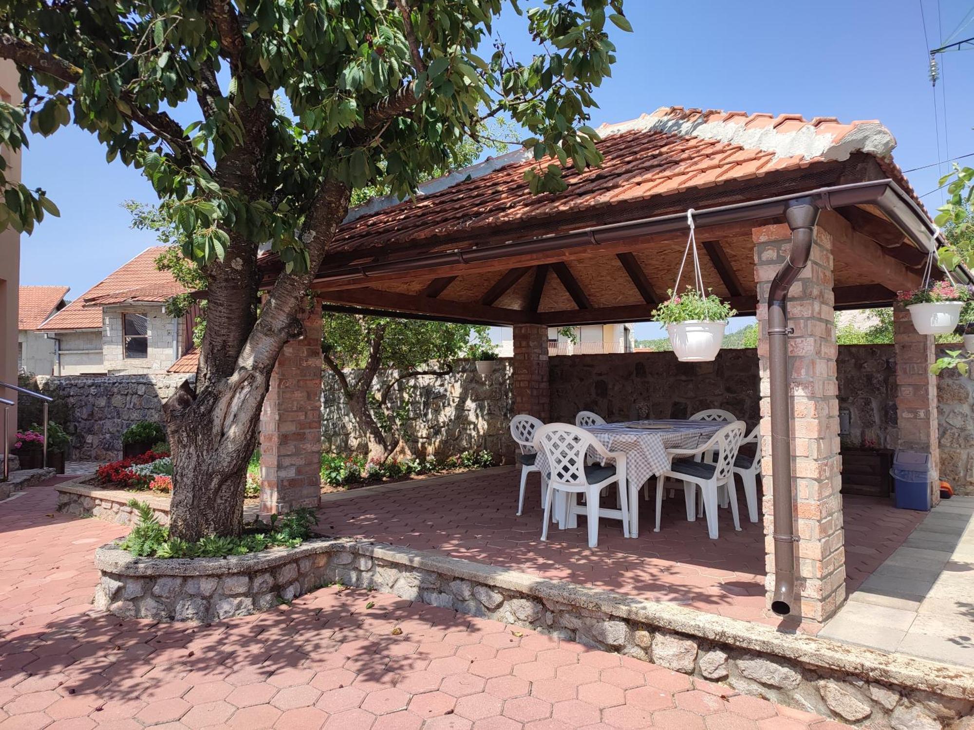 Apartman Toni Gračac Exterior foto