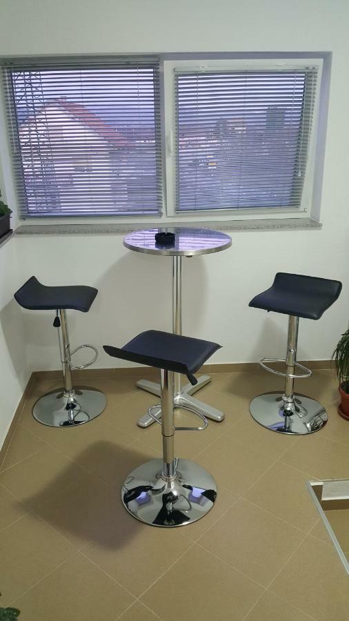 Apartman Toni Gračac Zimmer foto